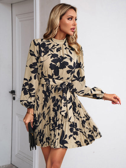 Vacation casual long-sleeved round neck pleated dress