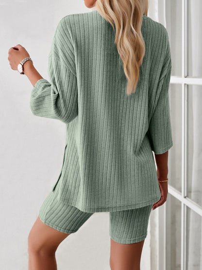 Women's new style elegant, fashionable and casual round neck and mid-sleeve suit