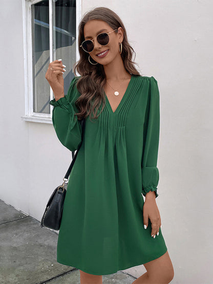 Women's V-neck smocked long-sleeved dress