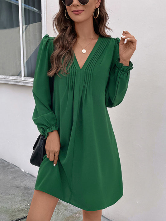 Women's V-neck smocked long-sleeved dress