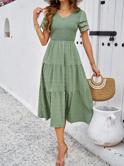 New solid color short sleeve V-neck dress