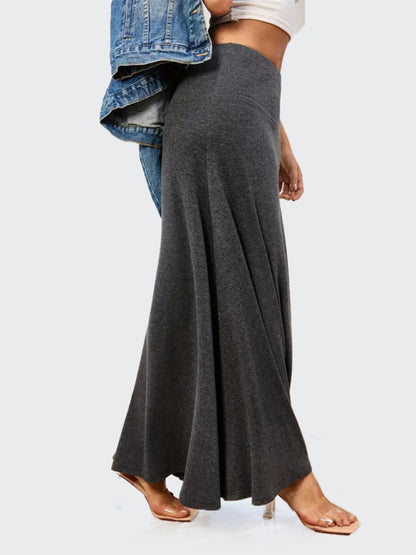 Solid color a-line knitted skirt