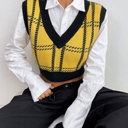 V-neck woolen checked vest